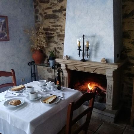 Mesa Del Conde Hotel San Felices de los Gallegos Bagian luar foto