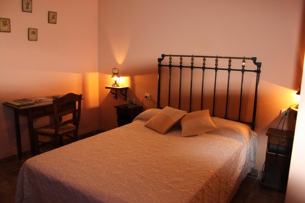 Mesa Del Conde Hotel San Felices de los Gallegos Ruang foto
