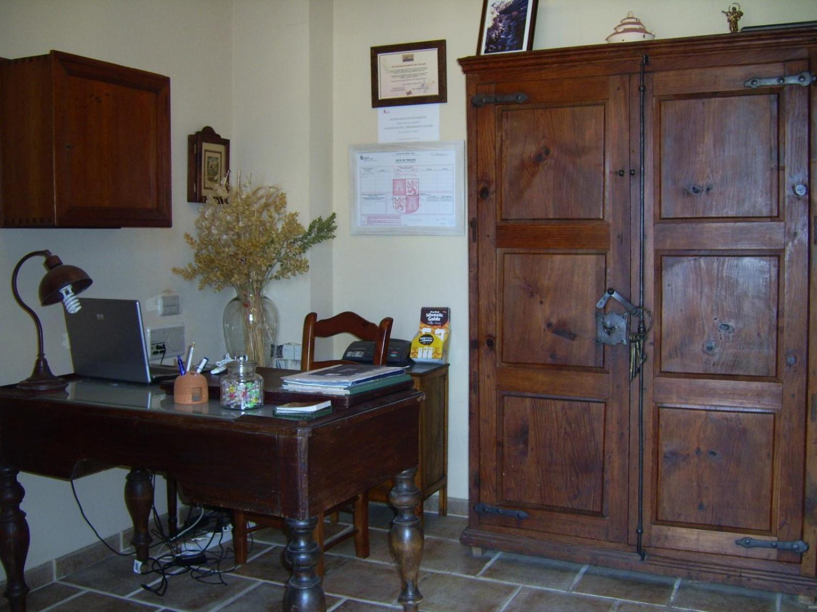 Mesa Del Conde Hotel San Felices de los Gallegos Bagian luar foto
