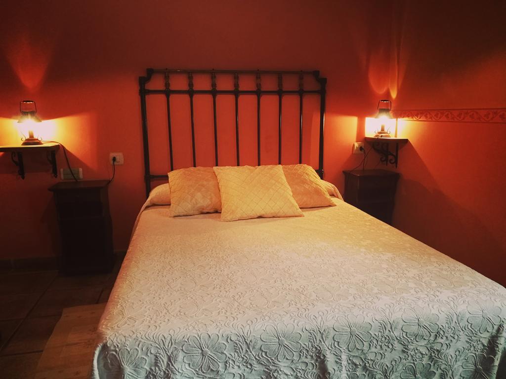 Mesa Del Conde Hotel San Felices de los Gallegos Bagian luar foto