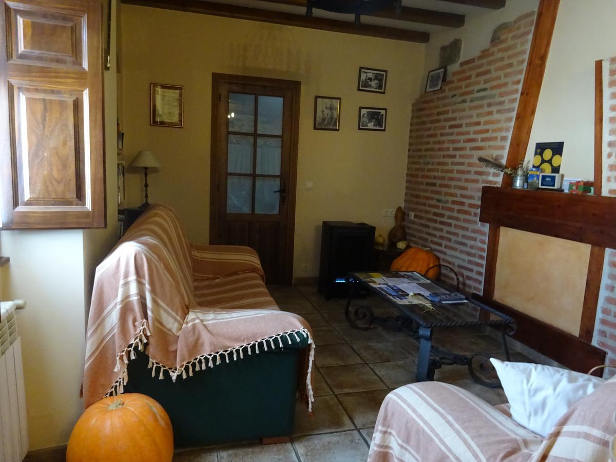 Mesa Del Conde Hotel San Felices de los Gallegos Bagian luar foto