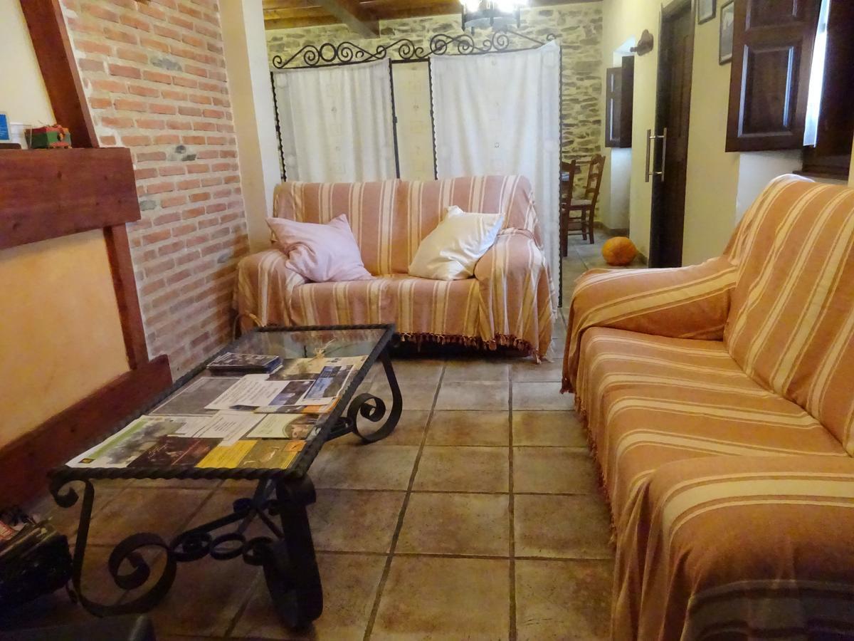 Mesa Del Conde Hotel San Felices de los Gallegos Bagian luar foto